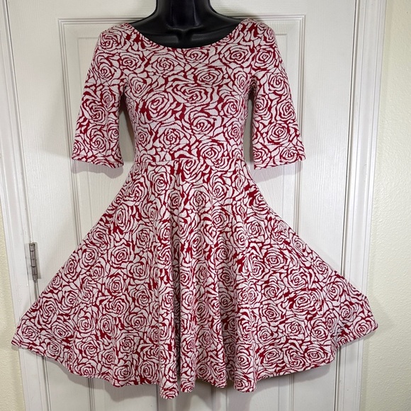 Five Loaves Two Fish Other - Five Loaves Two Fish Girls Red and White Floral Dress with Pockets Size 14